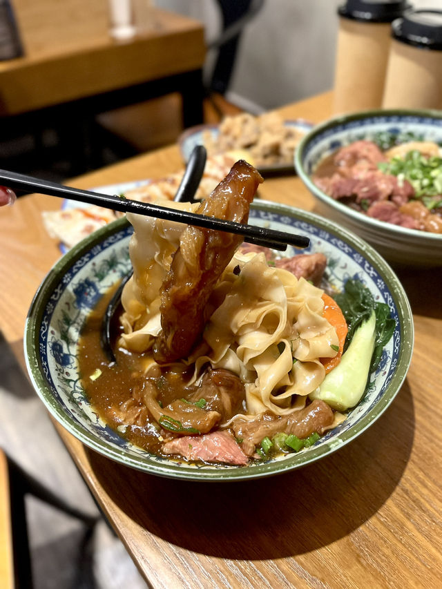 觀塘工廈內的台式餐廳🐮🍜 必吃台式牛肉麵‼️