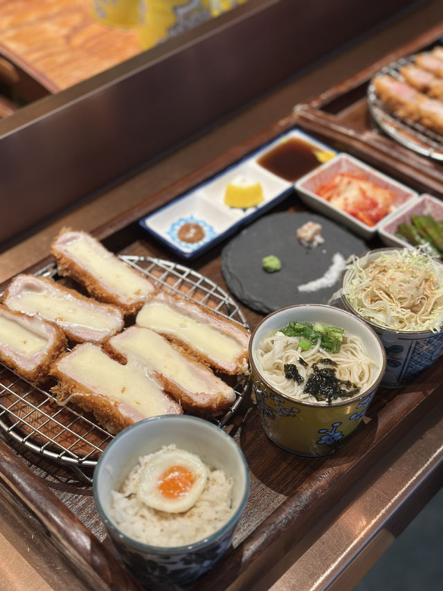 人氣韓式拉絲吉列豬扒