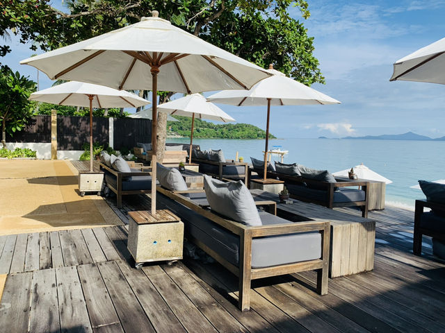 Peace Resort Samui พูลวิลล่าติดทะเล นอนชิลล์