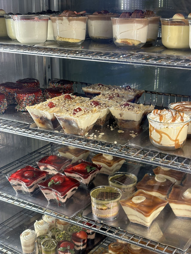 A Hidden Gem in Athens: Dinner at Aspro Alogo 🇬🇷🍽️