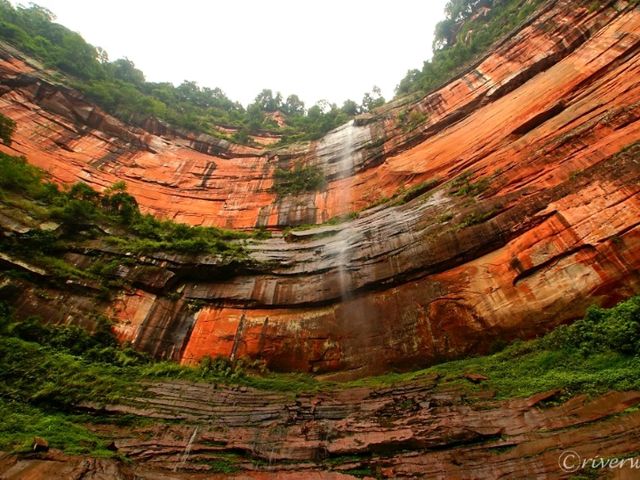 【中国】中国丹霞の一つ！国家5A級の絶景「赤水丹霞」