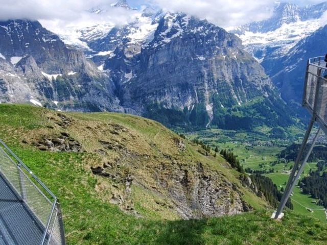 [🇨🇭スイス] フィルスト — 美しいアルプスの絶景と冒険が待つ山の楽園
