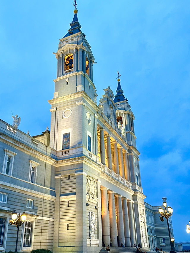Armeria 광장의 일몰 풍경과 그 주변🏛️🌇