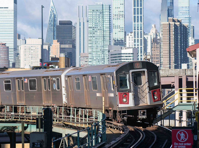 【NYCのクイーンズ電車スナップ】🚋📸