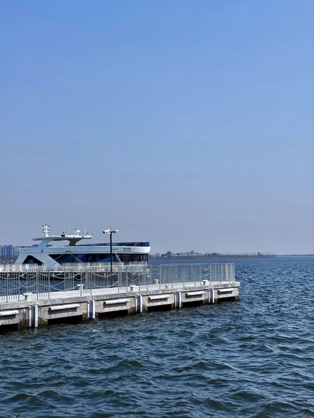Dishui Lake – Shanghai's Man-Made Coastal Oasis