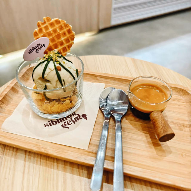 Siblings Gelato JB