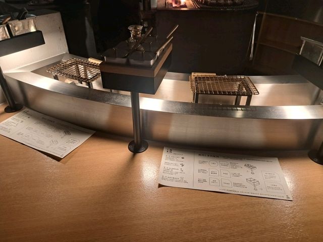 挽肉と米海港城分店😍排長龍人氣超高採用炭火燒烤的漢堡扒🥩三種不同食法分享😊