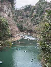 探索高千穗峽：九州的自然奇觀與神話聖地 🌿🚣‍♂️