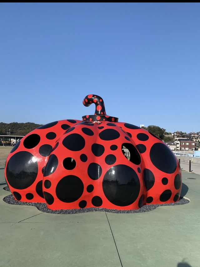 直島•草間彌生などのアート作品