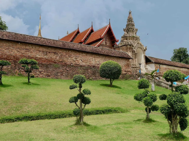 🐘 Lampang Unlocked: A Weekend of Hidden Temples, Slow Life & Horse Cart Adventures!