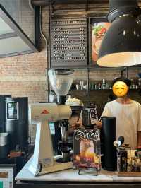 กาแฟดี บรรยากาศเท่ ถ่ายรูปสวยทุกมุม ที่ As is