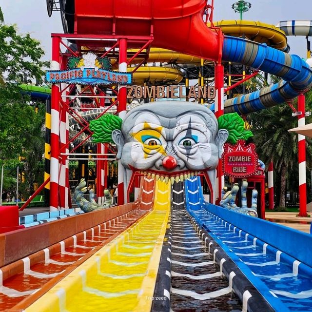 สวนสนุกและสวนน้ำธีมภาพยนตร์ แห่งแรกของโลก