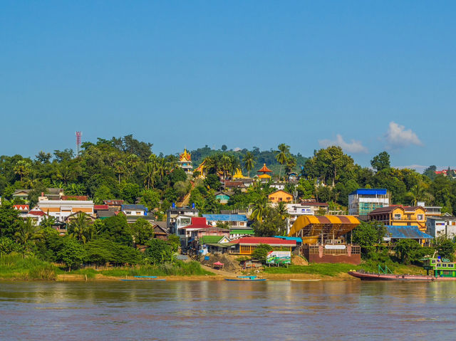 🌿 Houayxay Uncovered: Border Towns, Gibbons & Slow Boat Sunsets in Northern Laos! 🚤  