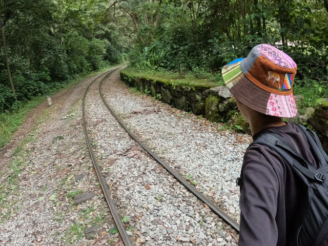 【クスコ→マチュピチュ村】電車じゃなく、歩いて向かう“スタンドバイミーロード”。