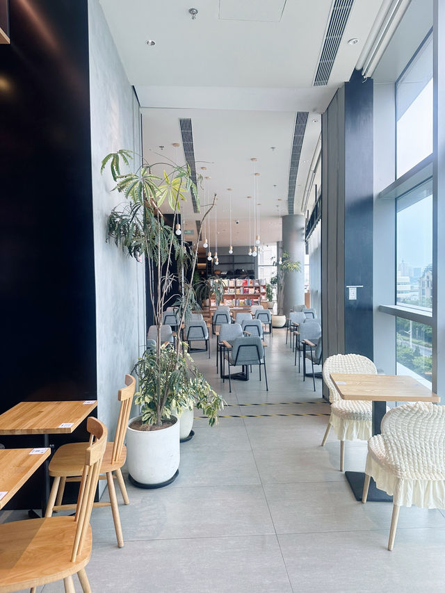 海を眺めるBOOK & CAFE ☕️中国🇨🇳青島にある蔦屋が穴場すぎる❤️