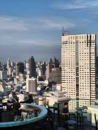 曼谷｜這家高空酒吧貴但值得 情侶必收！52樓吃晚餐、64樓看夜景