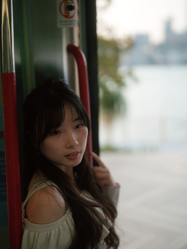 **🌊【灣仔打卡新熱點】退役「烏蠅頭」列車進駐海濱站！維港景觀+鐵路迷必朝聖🚆