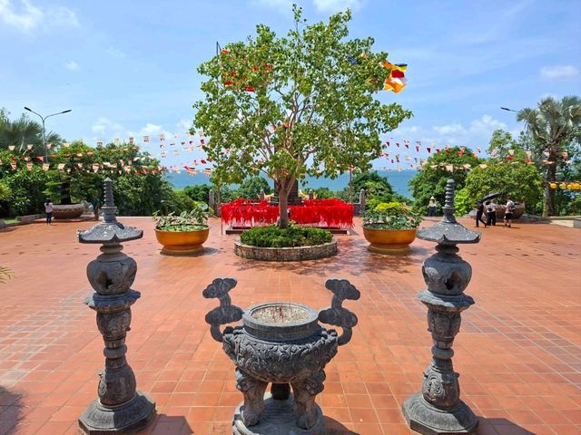 ไหว้พระ🙏ชมวิวทะเล🌊ที่ Ho Quoc Temple