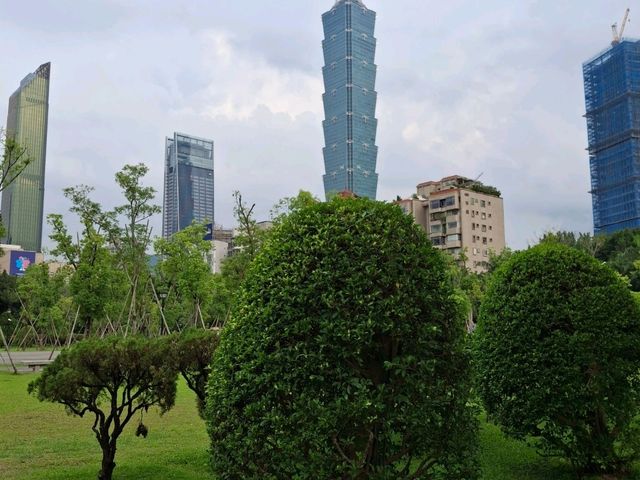 Visit the historic Sun Yat-sen Memorial Hall in Taipei, Taiwan