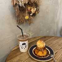 塩キャラメルクリームチーズプリンが美味しいカフェ