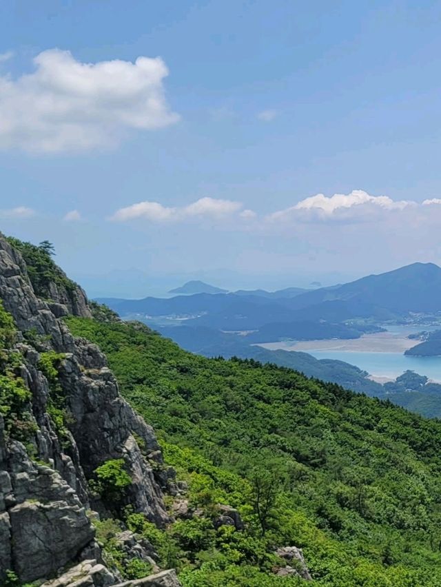 Chasing Views and Vibes at Palyeongsan, Goheung