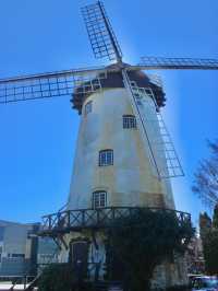 Charming colonial stay with windmill views in Launceston