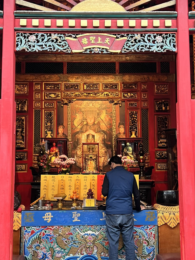 หนึ่งในวัดที่เก่าแก่ที่สุดของไต้หวัน (Taiwan) 