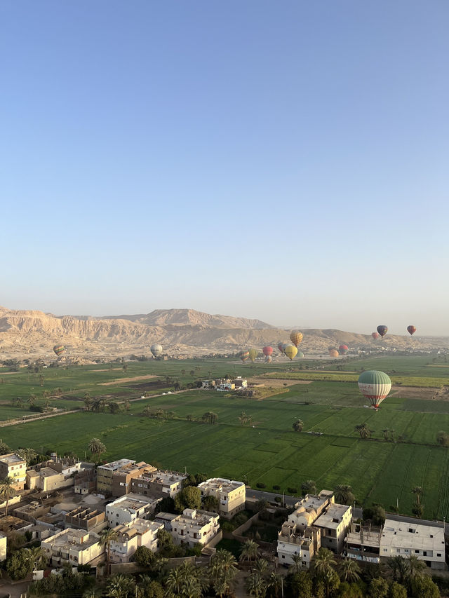 Luxor Travel Guide: Temples, Tombs & Sunrise Balloons