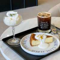 Deokmi Concierge Cafe