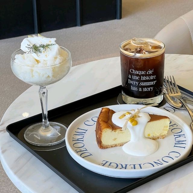 Deokmi Concierge Cafe