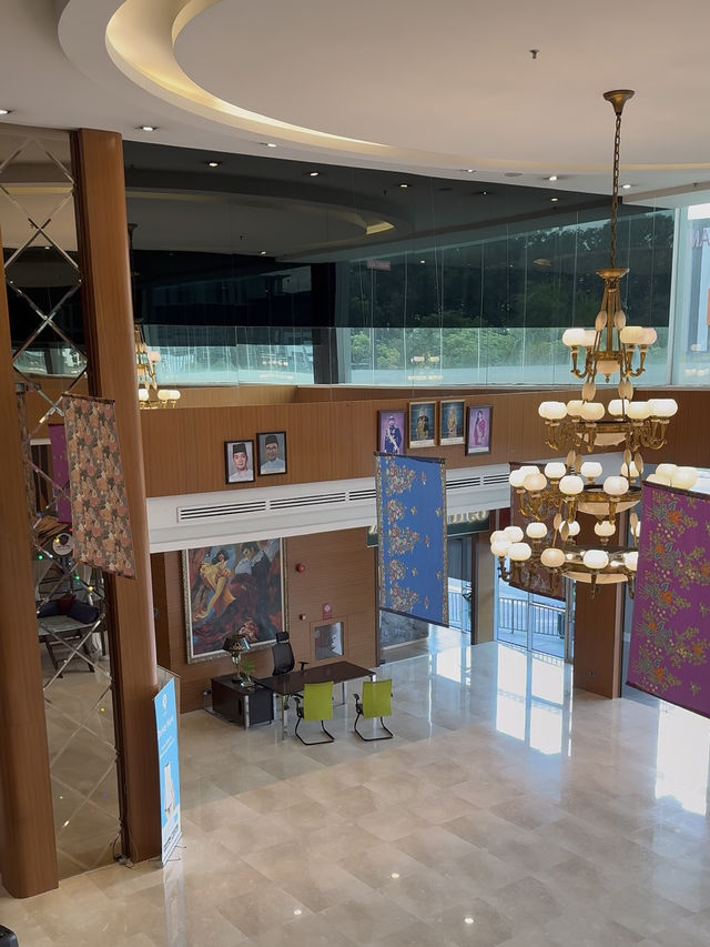 Comfortable Convenience Just Steps from AEON Mall - Hotel Granada