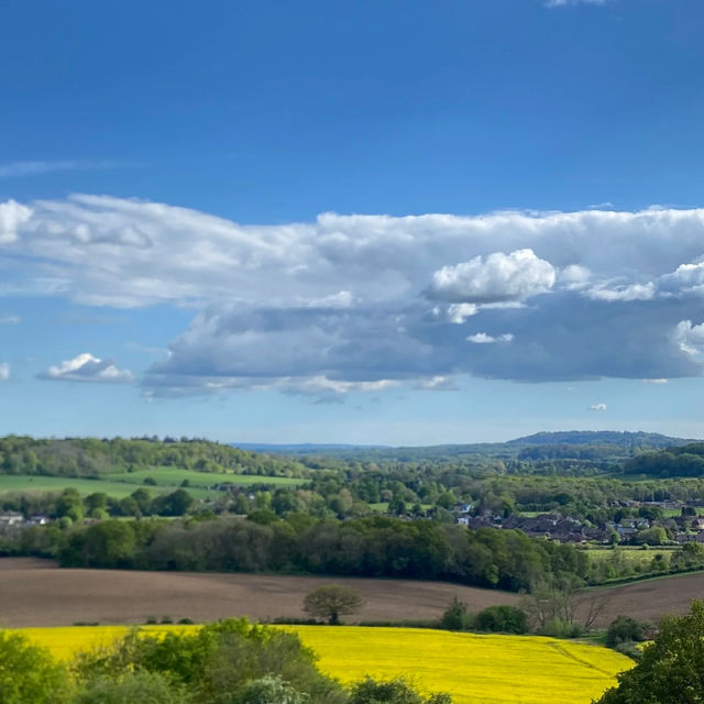 Guildford: A Golden Slice of English Paradise! 🌳☀️