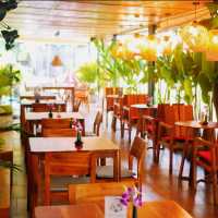 A Taste of Vibrant Flavors and Coastal Charm