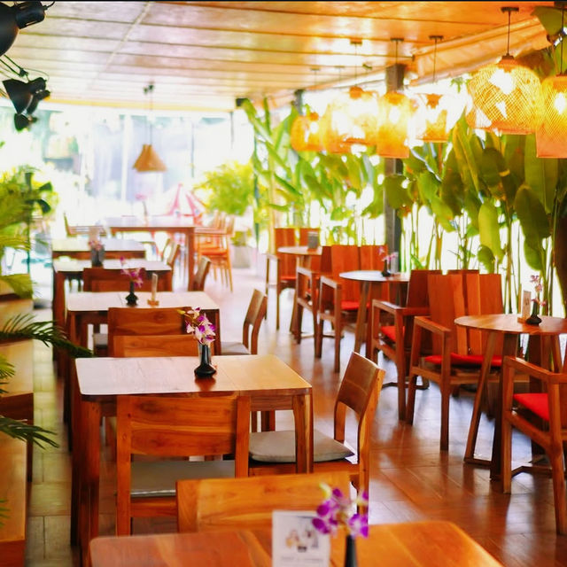 A Taste of Vibrant Flavors and Coastal Charm