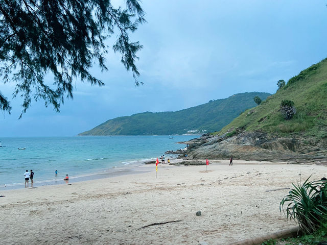 เดินเล่นริมหาดราไวย์