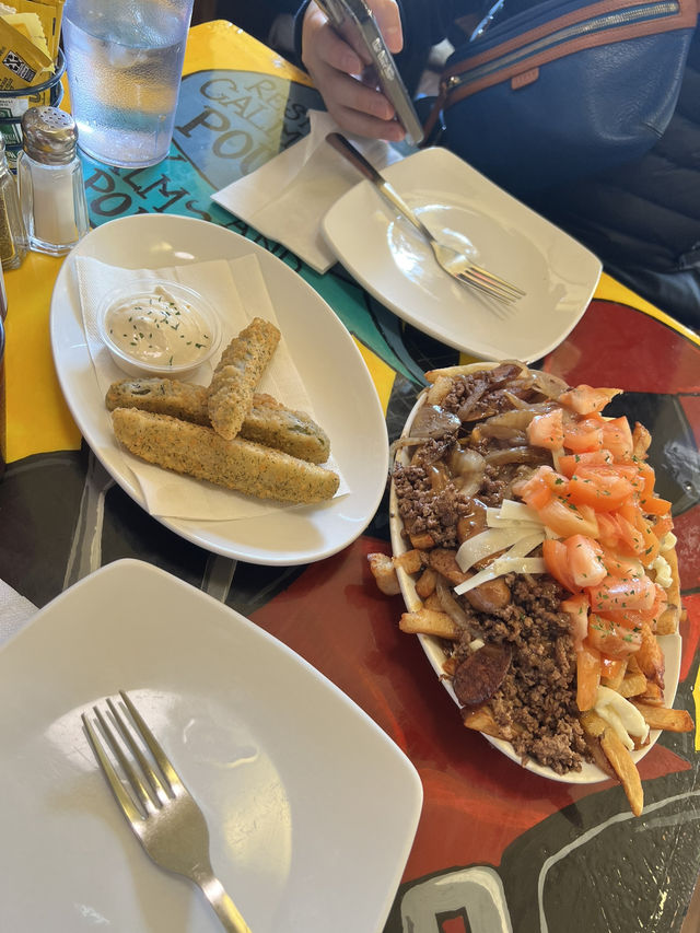 Weekend 👣 in Montreal: Bagels & Poutine at Their Best