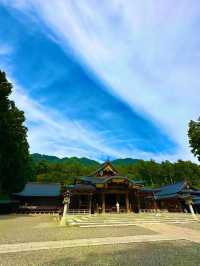 ⛩越後の心に触れる旅「彌彦神社」で静寂と神聖に包まれる時間