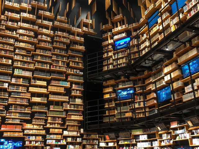 Kadokawa Culture Museum: A Must-Visit Near Tokyo 🇯🇵📚