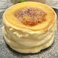 【東京観光】オフィス街で出会ったふわしゅわパンケーキ🥞