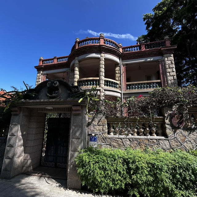 Gulangyu on a Budget: How to Conquer the ‘Piano Island’ Without Going Broke"** 🎹🏝️   