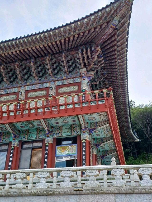 가족 나들이로 여유롭게 둘러보기 좋은 사찰