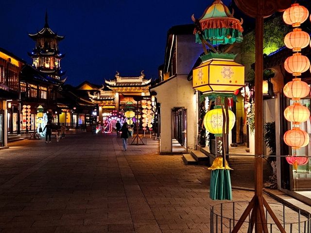 Zhouzhuang is so beautiful at night as well!!!