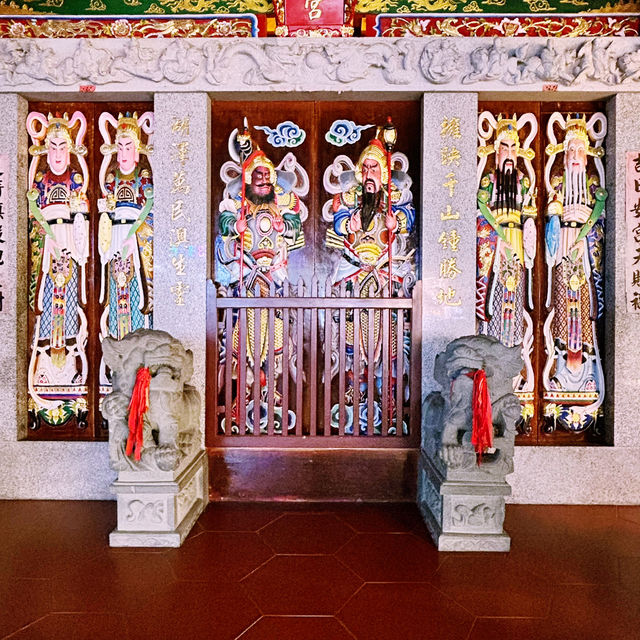 Spiritual Seaside Stroll: A Solo Trip to Zengcuo’an Mazu Temple