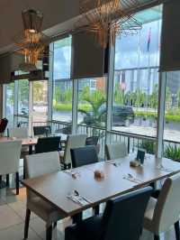 🏙️✨ Hotel Granada Johor Bahru – Stylish Stay in Bukit Indah’s Buzzing Zone! 💼🛏️