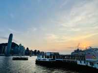 香港都市風情之旅：從金紫荊廣場到維多利亞港夜景