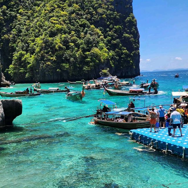 Crazy Beautiful but Kinda Crowded Paradise
