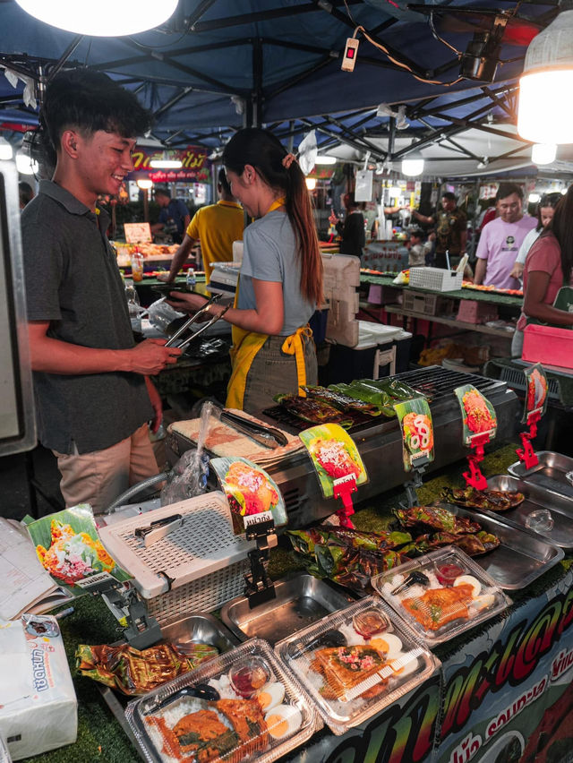 ตลาดนัดรถไฟ ของกินอุดร