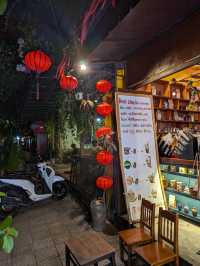 Hoi An: Where Evening Comes Alive with Lanterns! 🏮✨