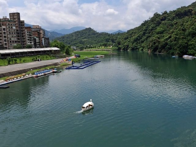 Explore the Bitan Suspension Bridge at Xindian, New Taipei City, Taiwan