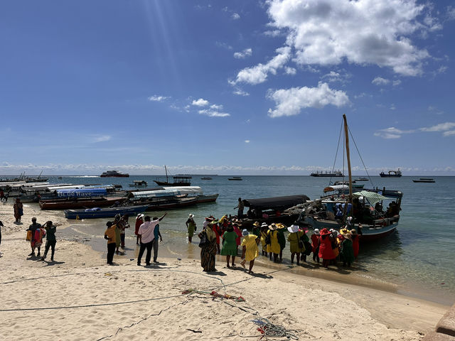 【Stone Town Beachfront／ストーンタウン・ビーチ沿い｜“歴史と海が出会う、ザンジバルの散歩道”】